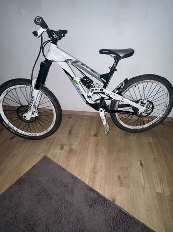 YT Industries, Tues SRAM Red eTap AXS
