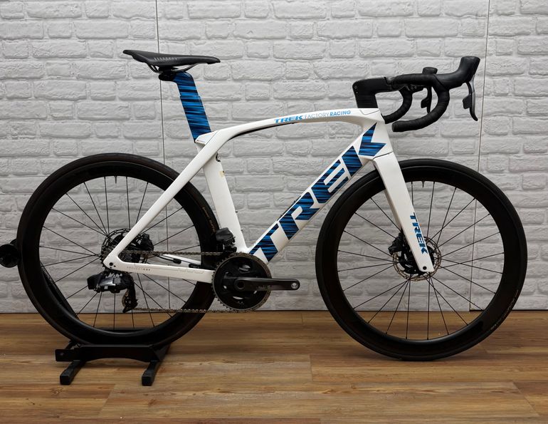 Used Trek Madone SLR 7 Disc eTap 2020 2020 Road & Gravel, White — image 1 of 6