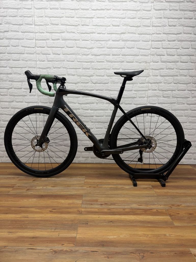 Used Trek Domane SLR 7 Gen 3 2023 2023 Road & Gravel, Light Gray — image 2 of 3