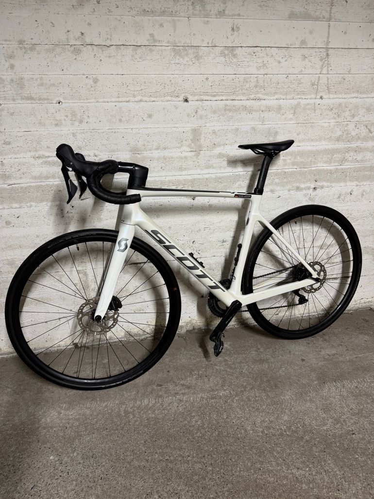 Used Scott Addict RC 40 2021 2021 Road & Gravel, White — image 1 of 6