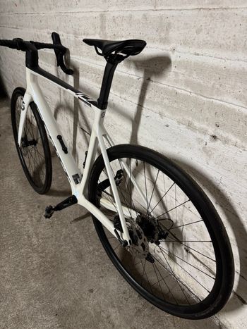 Used Scott Addict RC 40 2021 2021 Road & Gravel, White — image 5 of 6