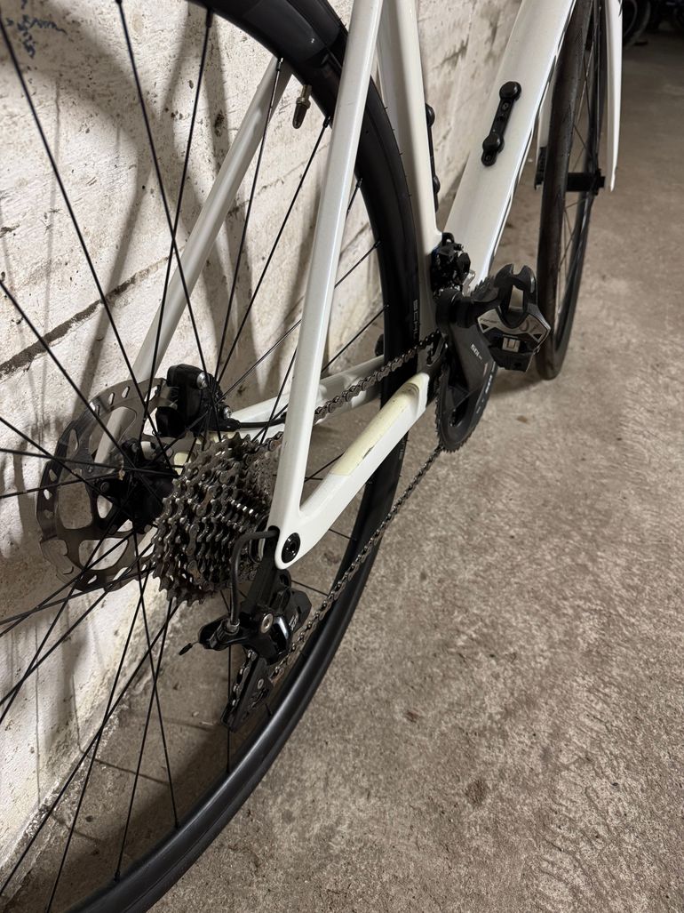 Used Scott Addict RC 40 2021 2021 Road & Gravel, White — image 6 of 6