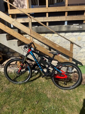 Used Scott Genius 750 2017 2017 Mountainbike, Black, 27.5 — image 2 of 11