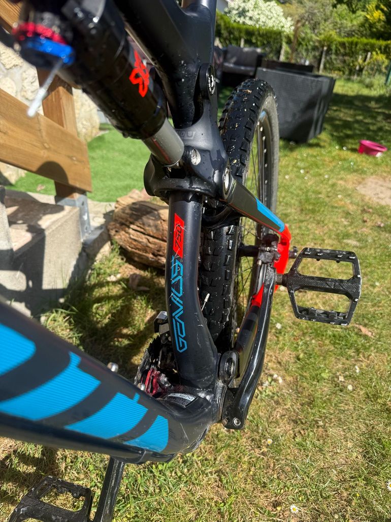 Used Scott Genius 750 2017 2017 Mountainbike, Schwarz, 27.5 — image 8 of 11