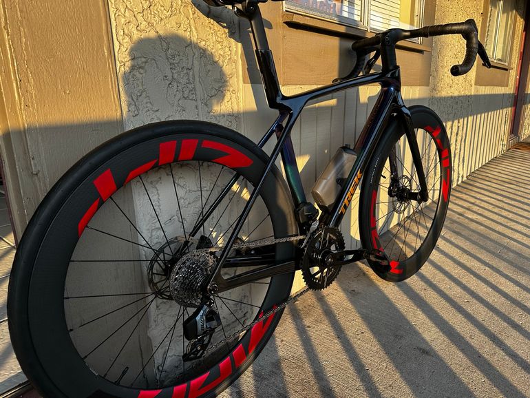 Used Trek Madone SL 6 AXS Gen 8 2026 2026 Road & Gravel, Purple — image 4 of 6
