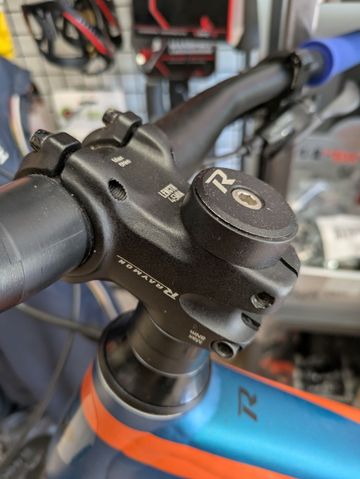 Käytetty Raymon Fullray E 7.0 2021 Mountainbike — kuva 13 / 13