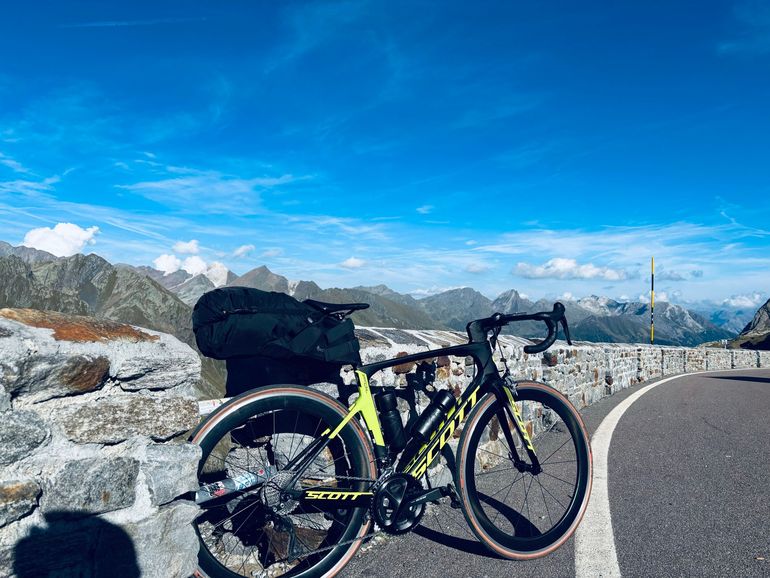 Used Scott Foil Shimano 105 2017 Road & Gravel, Schwarz — image 2 of 5
