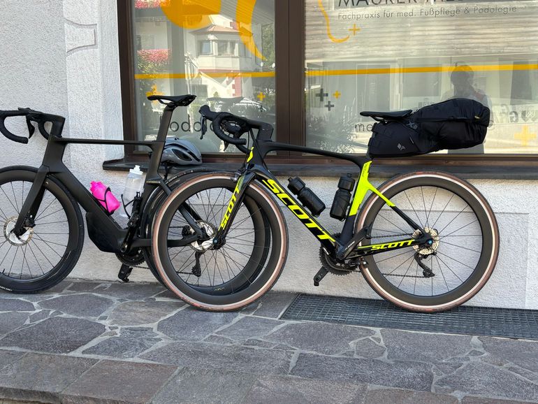 Used Scott Foil Shimano 105 2017 Road & Gravel, Schwarz — image 3 of 5