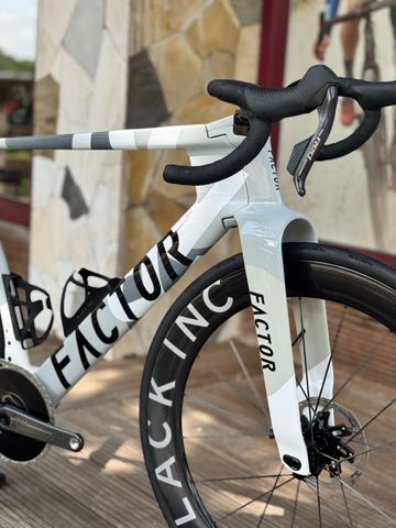 Used Factor One SRAM Red eTap AXS 2026 Road & Gravel, Light Gray — image 6 of 7