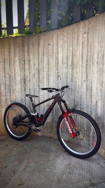 Used Specialized Enduro Expert 2022 2022 Mountainbike, Black, 29 — image 3 of 3