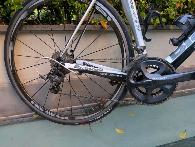 Used Bianchi Oltre Superleggera Ultegra 10v 2012 Road & Gravel, White — image 4 of 9