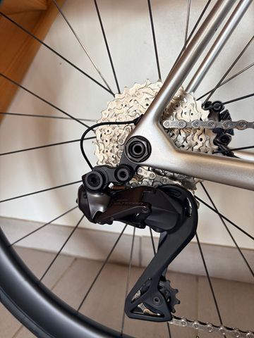 Orbea Orca Shimano Ultegra Di2 2026 Road & Gravel usato, Grigio chiaro — immagine 3 di 6