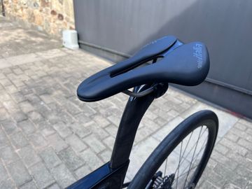 Factor Ostro SRAM Red eTap AXS 2024 Road & Gravel d'occasion — image 7 sur 11