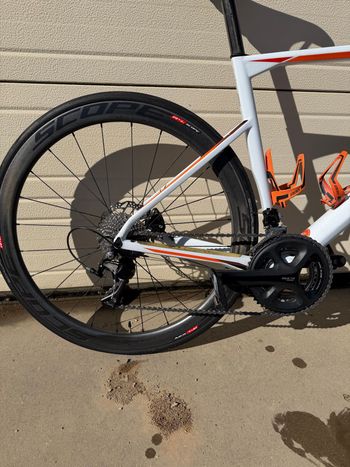 Used BMC Roadmachine 02 THREE 2018 2018 Road & Gravel — image 8 of 8