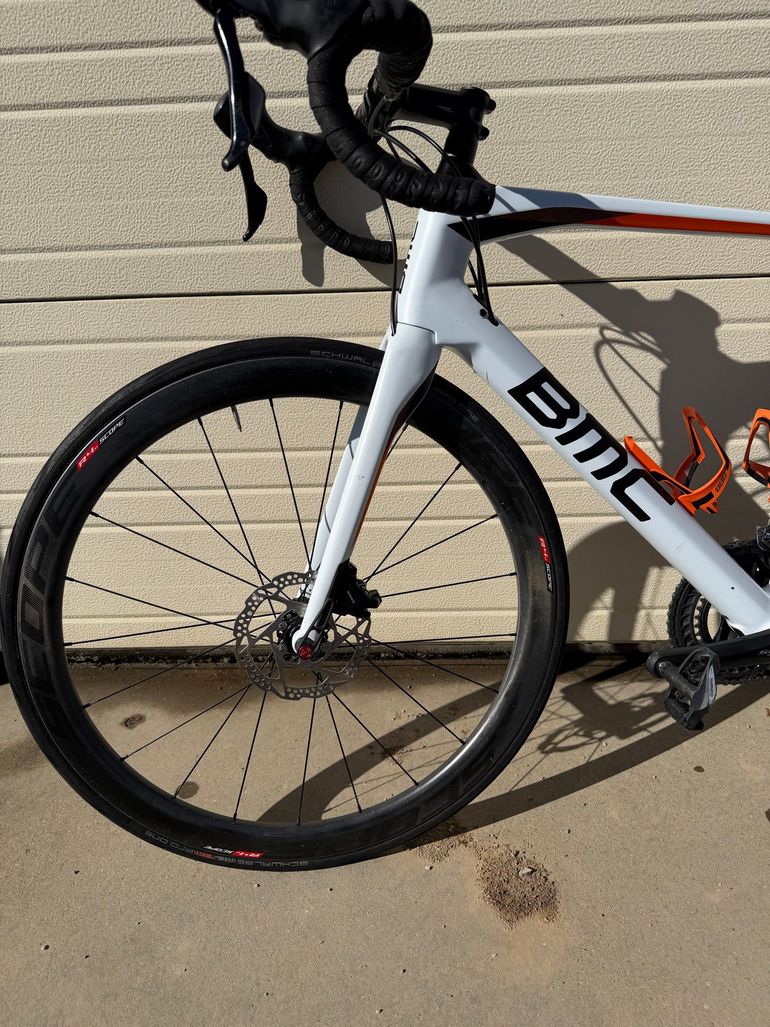 Used BMC Roadmachine 02 THREE 2018 2018 Road & Gravel — image 3 of 8