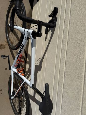 Used BMC Roadmachine 02 THREE 2018 2018 Road & Gravel — image 4 of 8