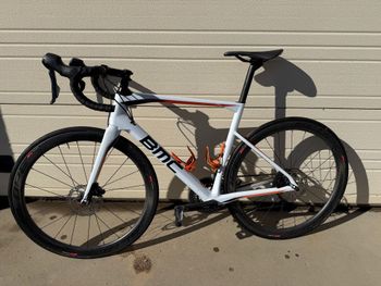 Used BMC Roadmachine 02 THREE 2018 2018 Road & Gravel — image 2 of 8