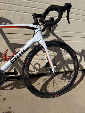 Used BMC Roadmachine 02 THREE 2018 2018 Road & Gravel — image 7 of 8