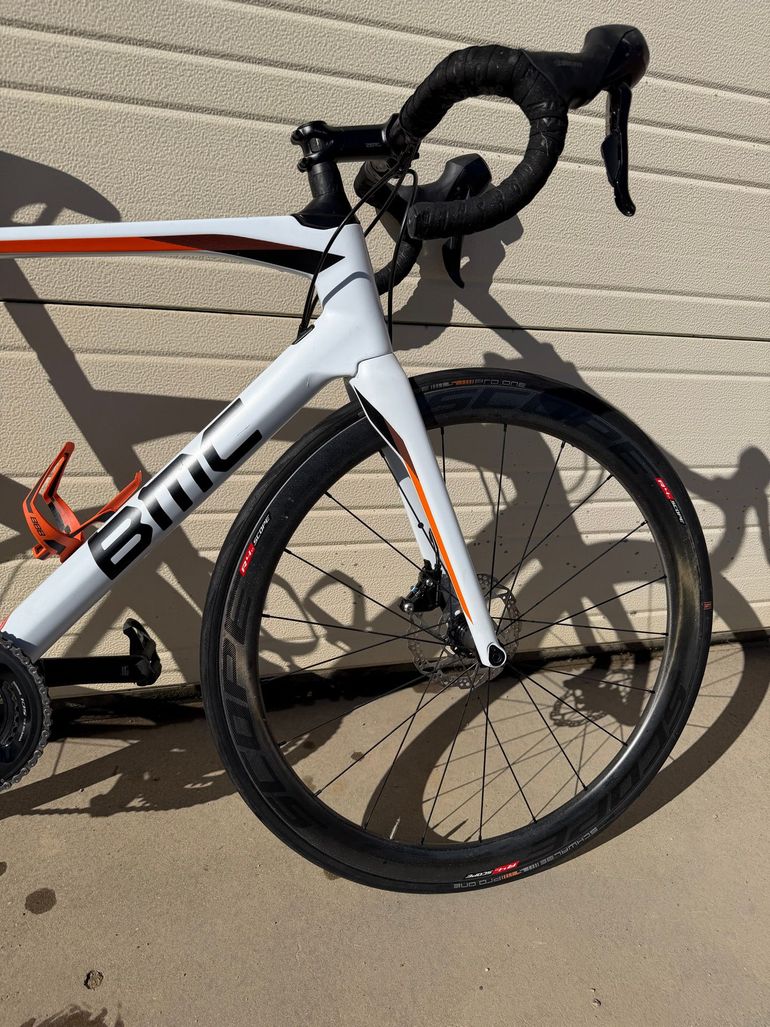 Used BMC Roadmachine 02 THREE 2018 2018 Road & Gravel — image 7 of 8