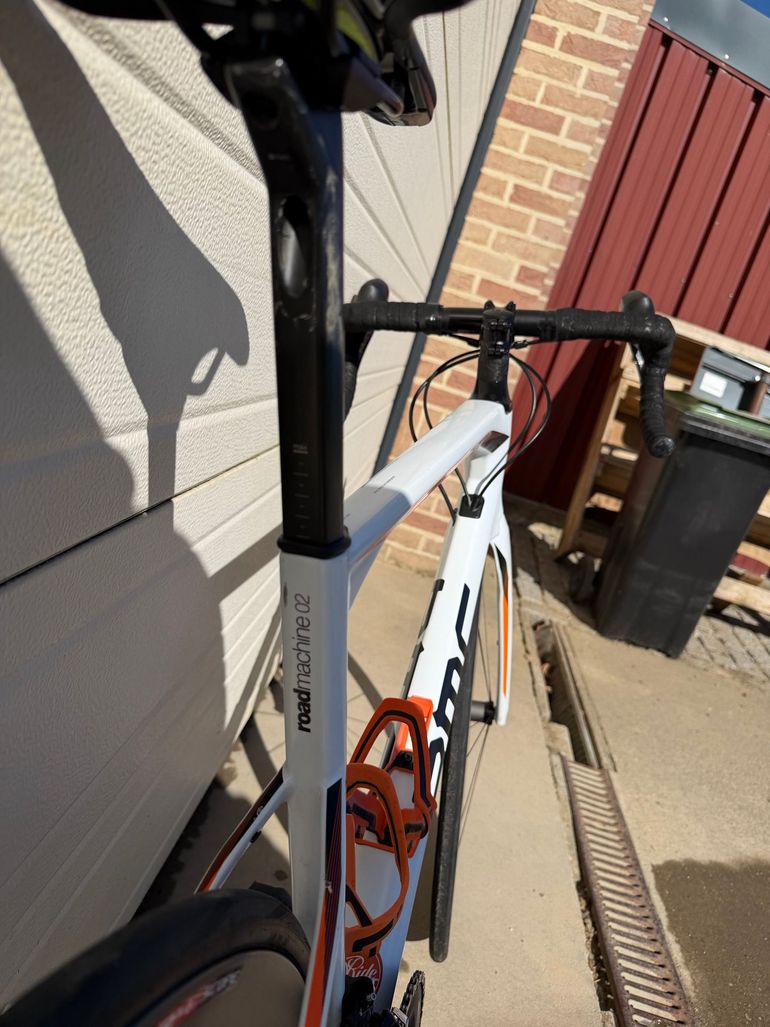 Used BMC Roadmachine 02 THREE 2018 2018 Road & Gravel — image 6 of 8