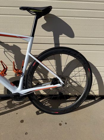 Used BMC Roadmachine 02 THREE 2018 2018 Road & Gravel — image 5 of 8