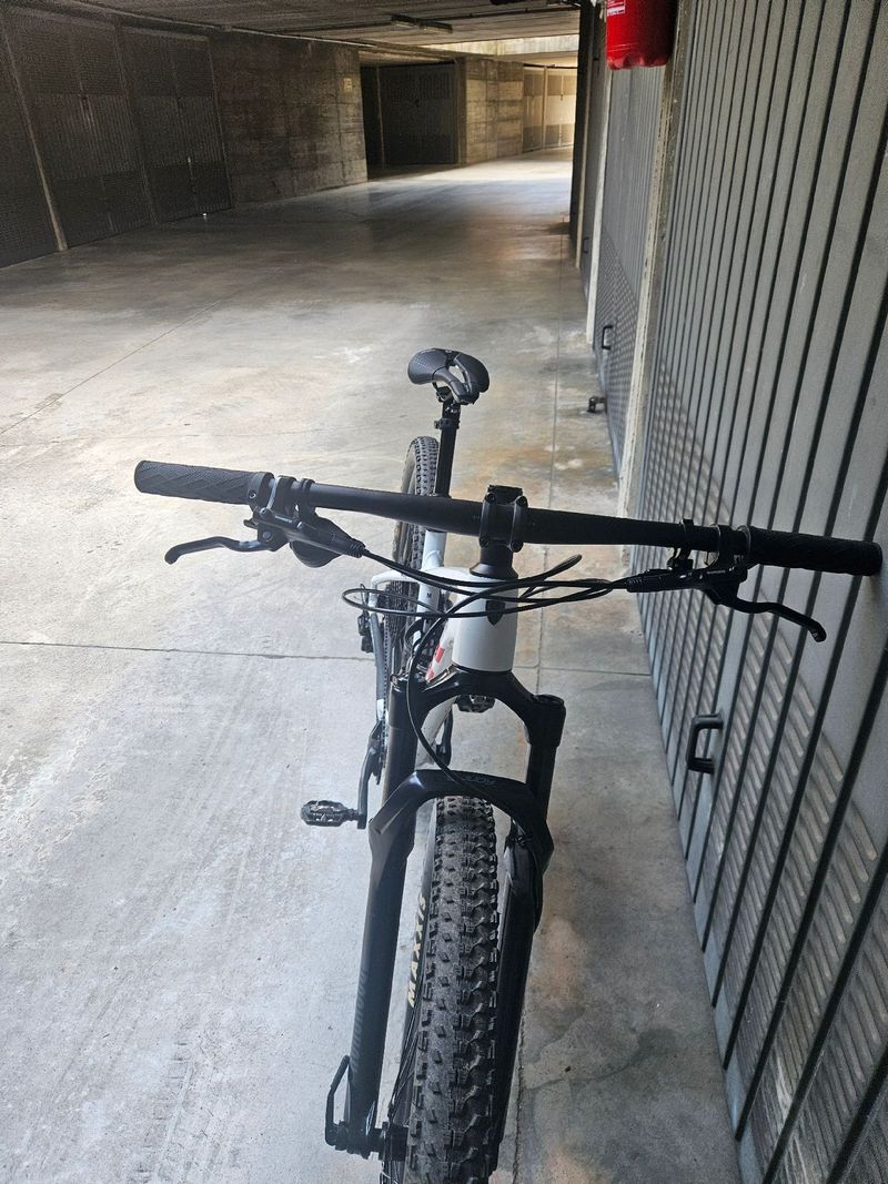 Tweedehands Trek X-Caliber 8 2023 2023 Mountainbike — afbeelding 3 van 5