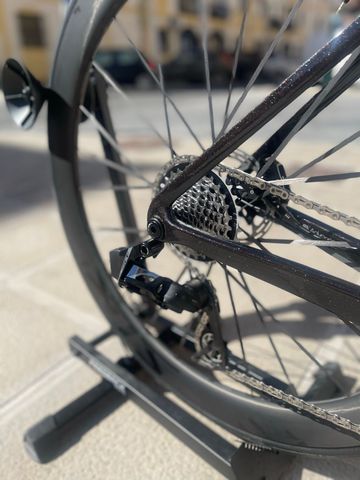 Used Giant Propel SRAM Force eTap AXS 2027 Road & Gravel, Black — image 6 of 7