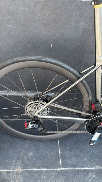 Used Giant Tcr SRAM Force eTap AXS 2026 Road & Gravel, Light Gray — image 4 of 4