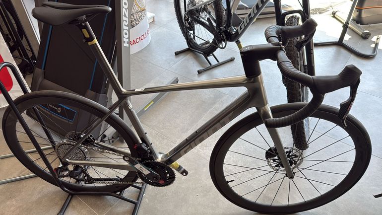 Used Giant Tcr SRAM Force eTap AXS 2026 Road & Gravel, Light Gray — image 1 of 4