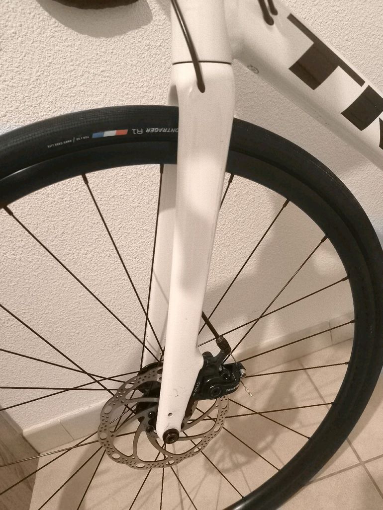 Used Trek Trek Domane Al 3 2024 Road & Gravel — image 8 of 17