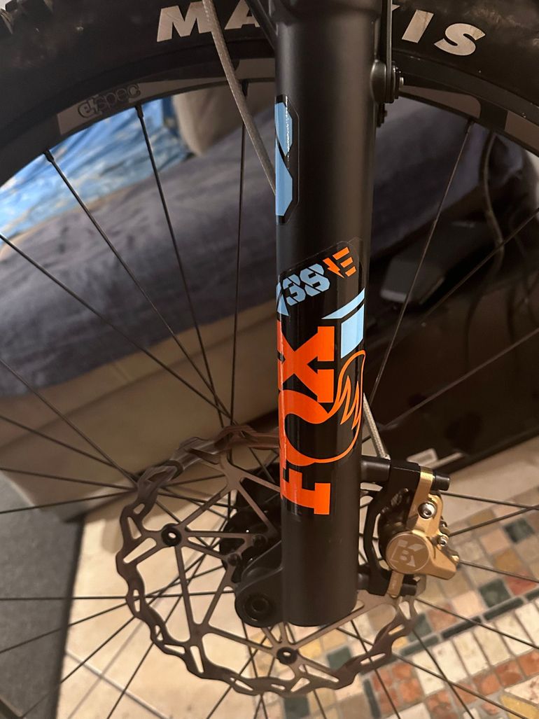Used Mondraker LEVEL RR 2023 2023 Mountainbike, Purple, 29 — image 3 of 8