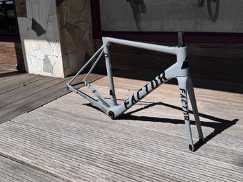 Used Factor O2 Frameset 2025 Road & Gravel, Light Gray — image 2 of 3
