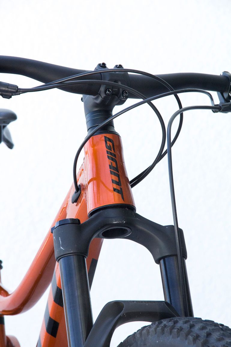 Used Giant Stance 2022 2022 Mountainbike, Orange, 27.5 — image 9 of 29