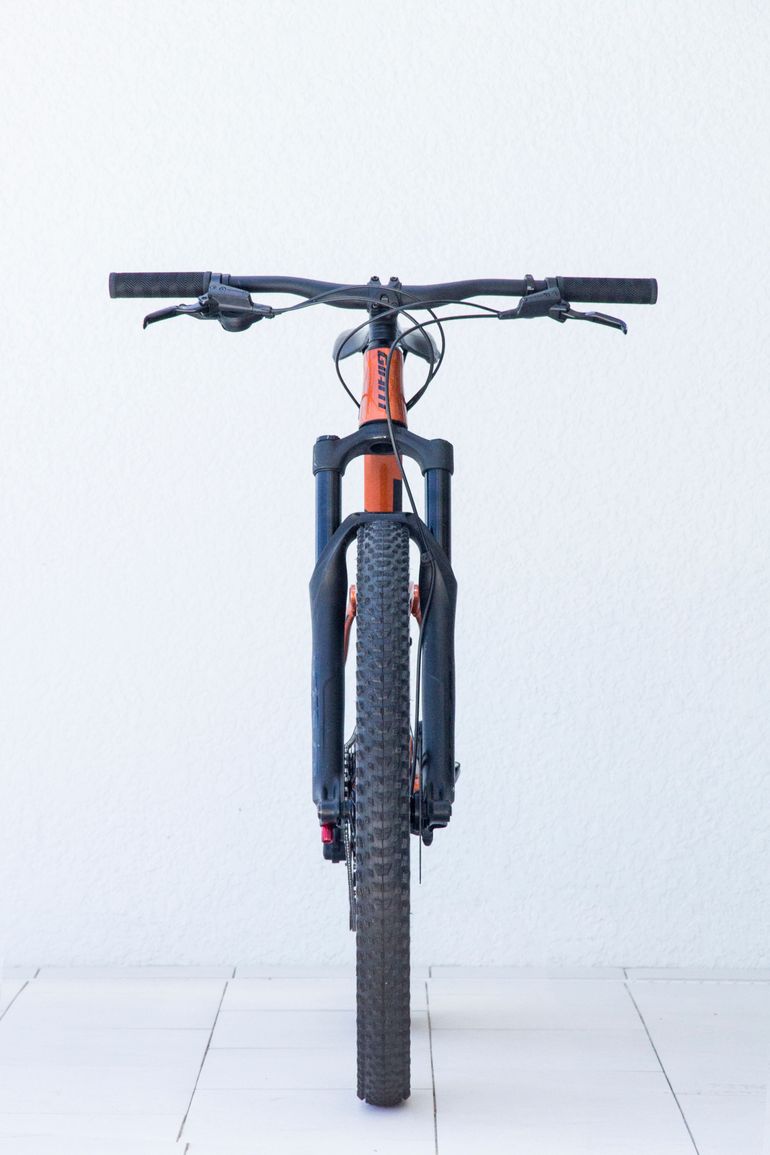 Used Giant Stance 2022 2022 Mountainbike, Orange, 27.5 — image 4 of 29