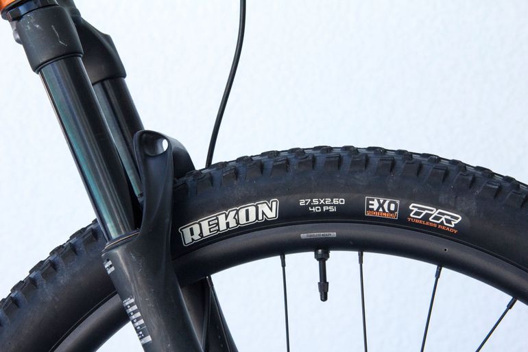 Used Giant Stance 2022 2022 Mountainbike, Orange, 27.5 — image 11 of 29