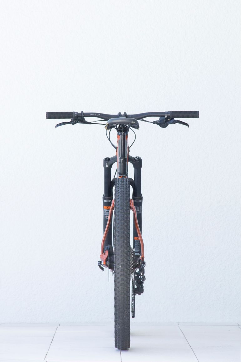 Used Giant Stance 2022 2022 Mountainbike, Orange, 27.5 — image 5 of 29