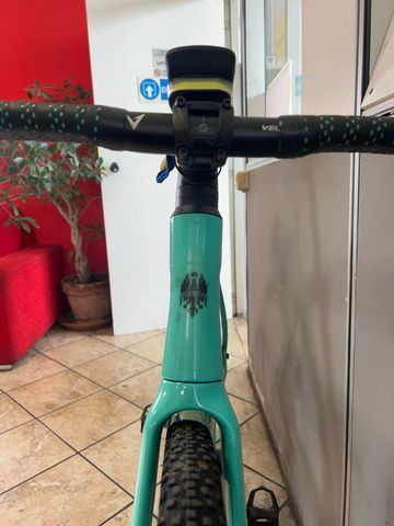 Tweedehands Bianchi Impulso Shimano 105 Di2 2024 Road & Gravel — afbeelding 6 van 8