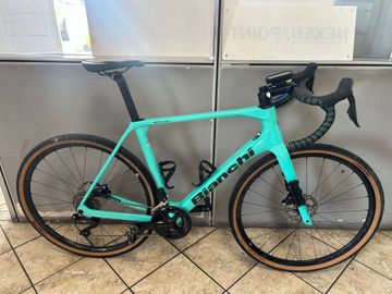 Tweedehands Bianchi Impulso Shimano 105 Di2 2024 Road & Gravel — afbeelding 2 van 8