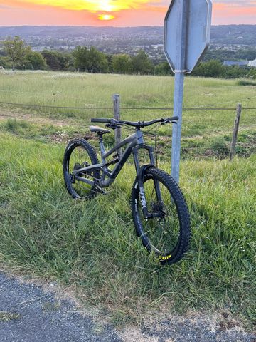 Tweedehands YT Industries CAPRA 27 AL Base 2019 2019 Mountainbike — afbeelding 1 van 10