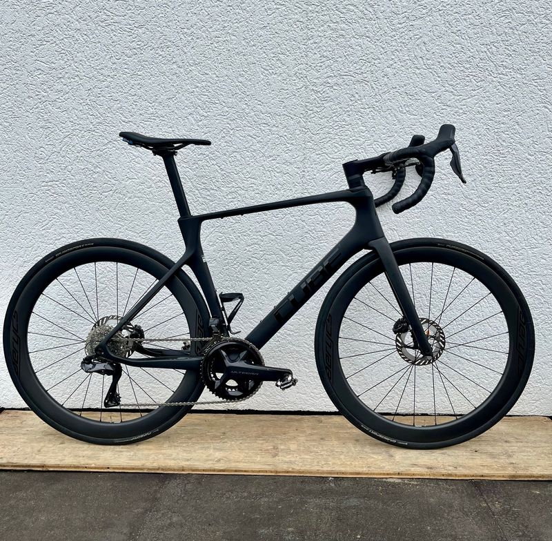 Used CUBE AGREE C:62, RACE 2024 2024 Road & Gravel