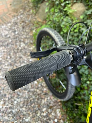 Used Orbea OCCAM H30 2023 2023 Mountainbike, Green, 29 — image 8 of 19