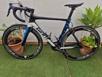 Used Giant Propel Advanced 0 2017 2017 Road & Gravel, Black — image 2 of 5