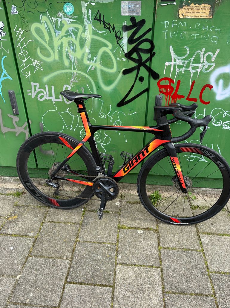 Used Giant Propel Shimano Ultegra Di2 2017 Road & Gravel, Red — image 1 of 7