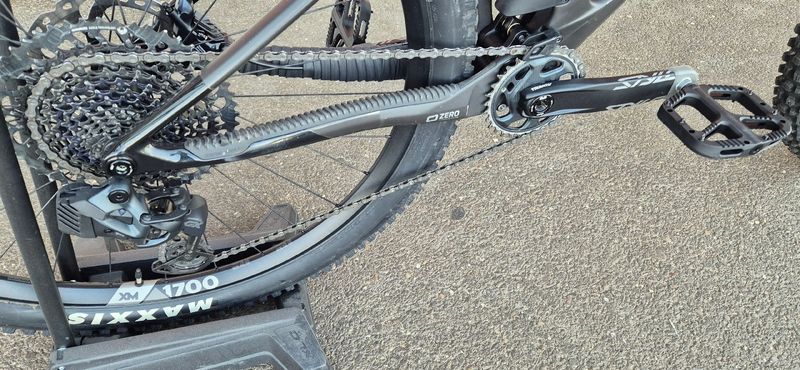 Mondraker Raze SRAM GX Eagle AXS 2022 Mountainbike usato, Nero — immagine 3 di 4