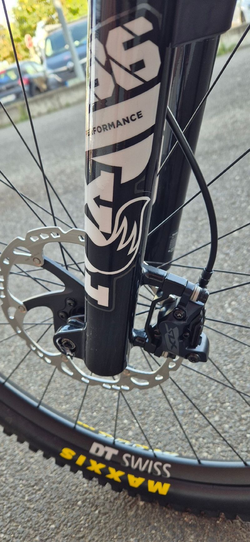 Mondraker Raze SRAM GX Eagle AXS 2022 Mountainbike usato, Nero — immagine 4 di 4