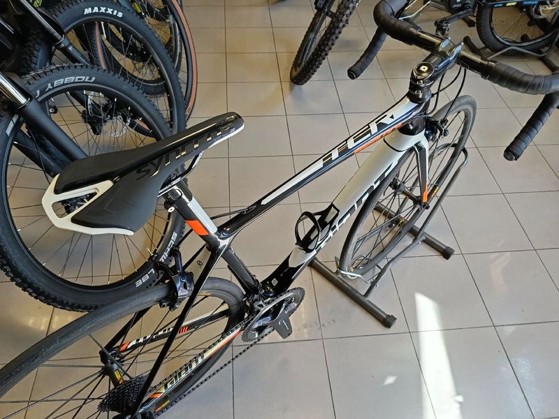 Giant TCR Advanced SL 1 2017 2017 Road & Gravel usato, Nero — immagine 8 di 9
