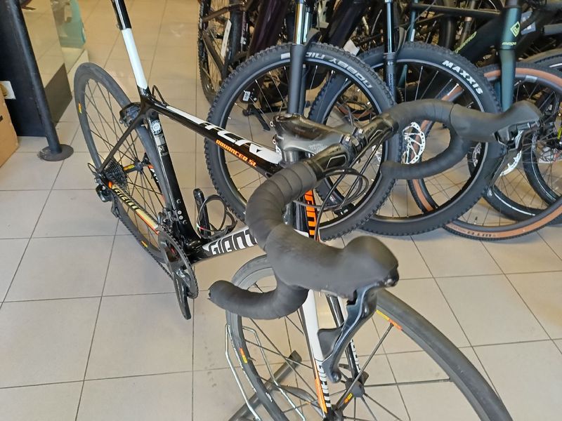 Giant TCR Advanced SL 1 2017 2017 Road & Gravel usato, Nero — immagine 5 di 9