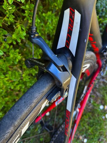 Used Focus Focus Izalco Full Carbon Ultegra 2016 Road & Gravel, Red — image 10 of 13