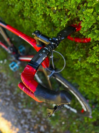 Used Focus Focus Izalco Full Carbon Ultegra 2016 Road & Gravel, Red — image 11 of 13