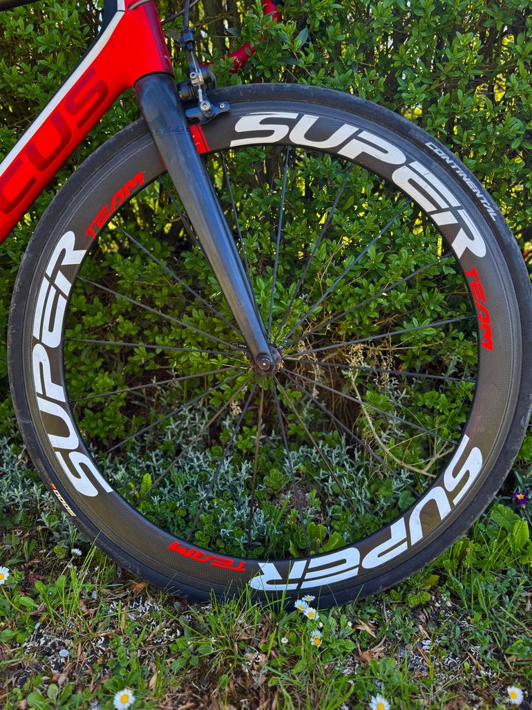 Used Focus Focus Izalco Full Carbon Ultegra 2016 Road & Gravel, Red — image 12 of 13
